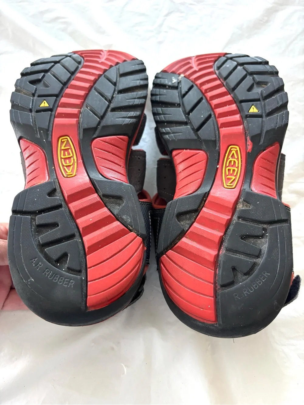 KEEN Gray Red Rialto ll Waterproof Hiking Sandals SZ 10.5 Worn 1X - Picture 11 of 15